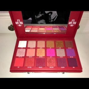 Jeffree star blood sugar pallet